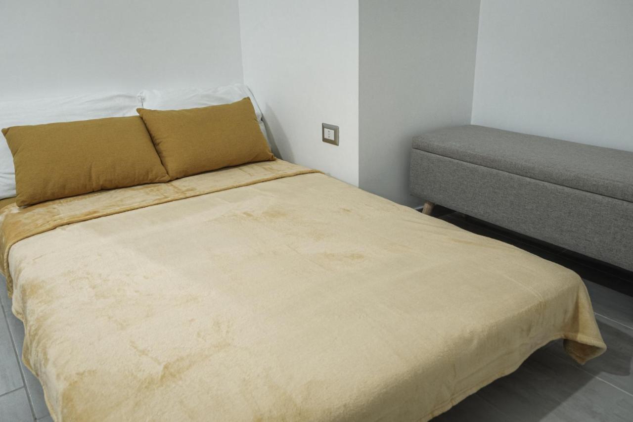 Independent House 51 Apartment Napoli Bagian luar foto