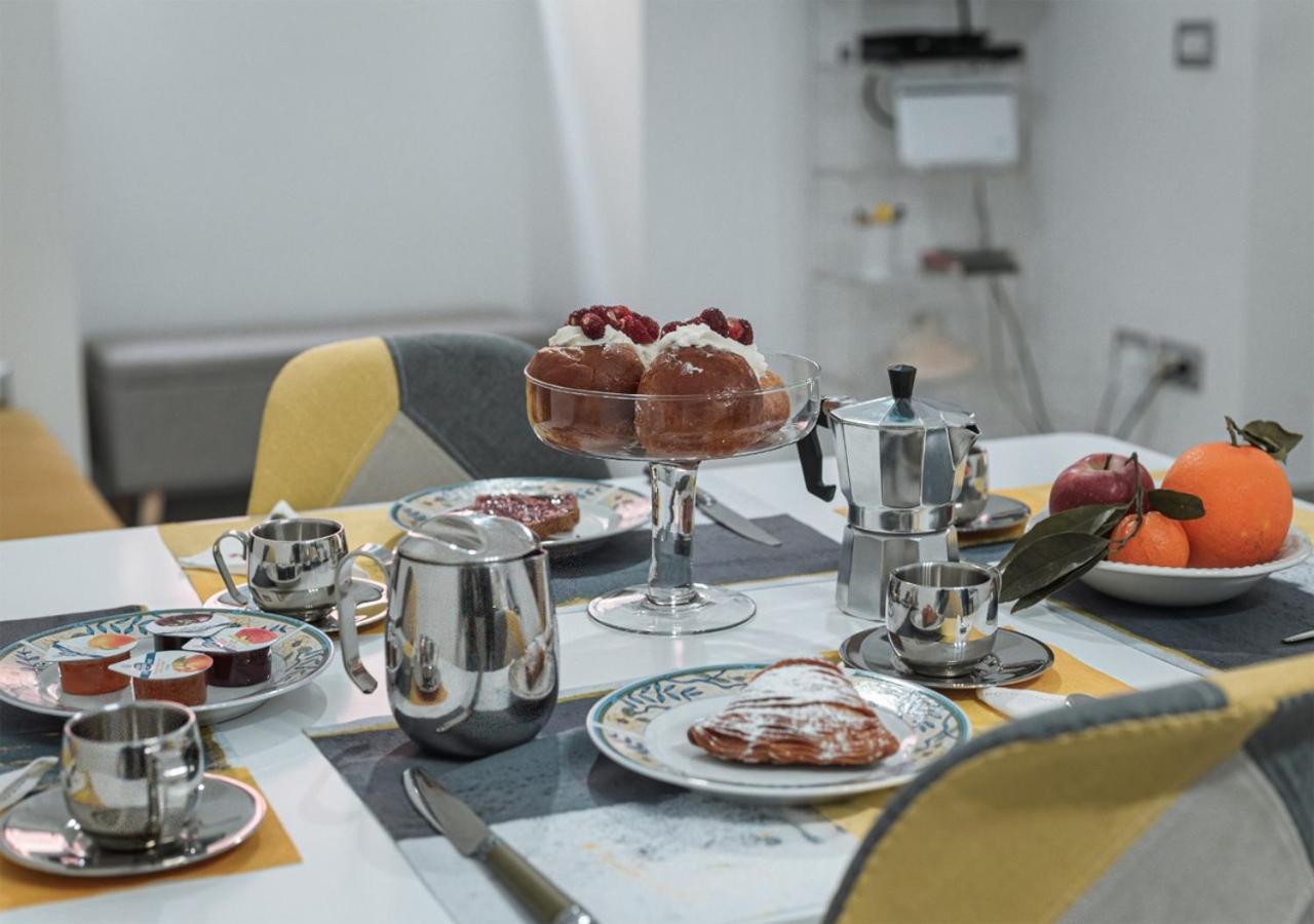 Independent House 51 Apartment Napoli Bagian luar foto