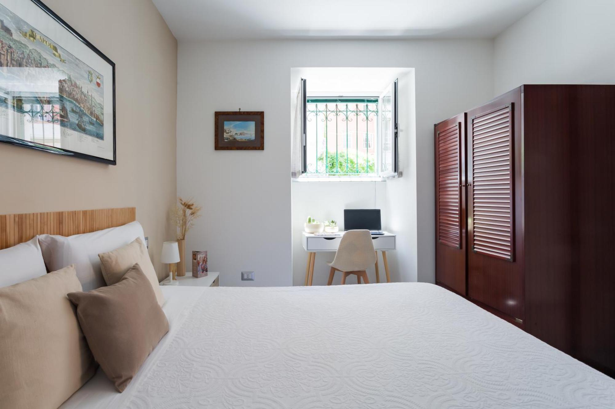 Independent House 51 Apartment Napoli Bagian luar foto